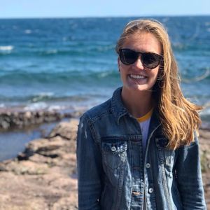 Meet your Posher, Kayla